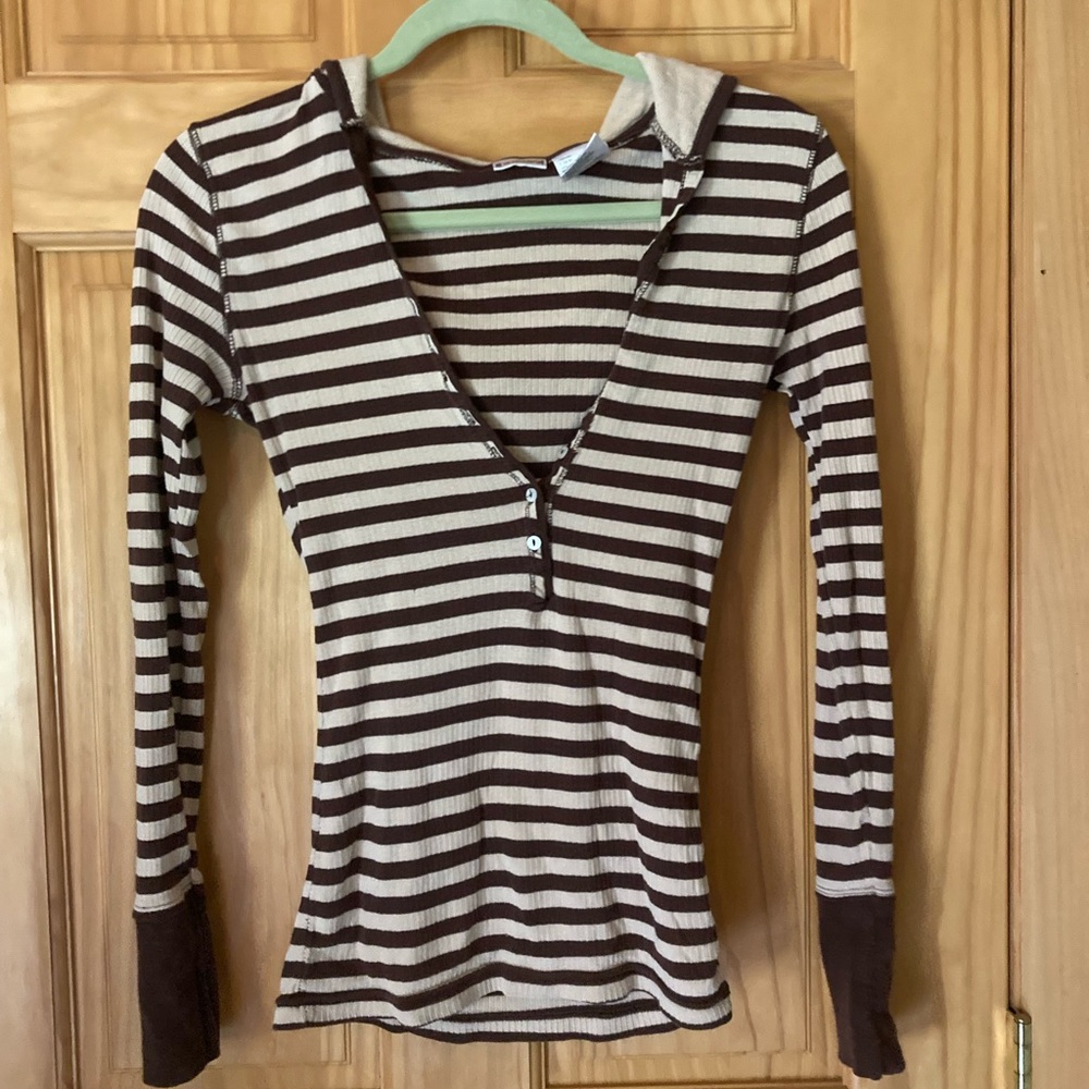 No Boundaries Jr. Size 3/5 long sleeve hooded vneck sweater brown/beige stripe